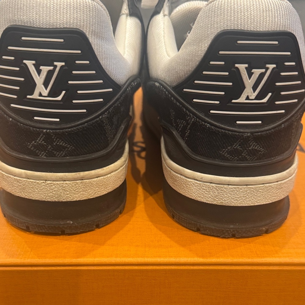 Louis Vuitton LV Trainer Sneakers - Picture 5 of 5